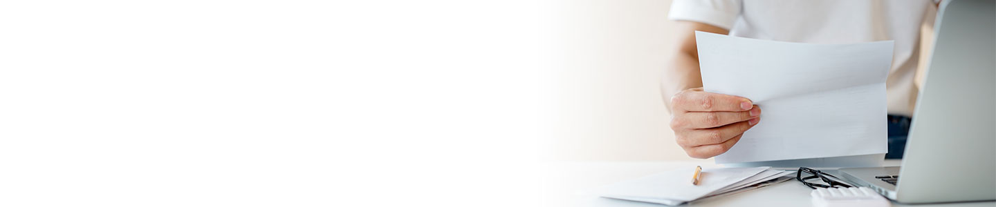 customer looking at bill